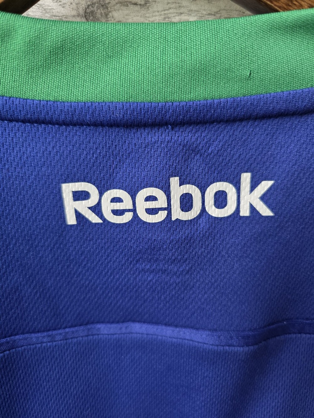 Reebok NHL Vancouver Canucks Blue Green Hockey Jersey Youth Small Medium - Picture 6 of 8